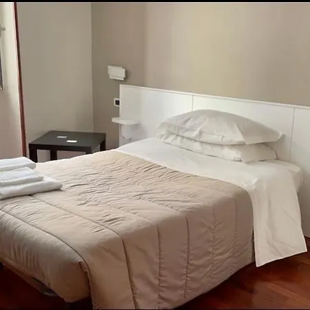 100 Ducati B&B Bed & Breakfast Naples